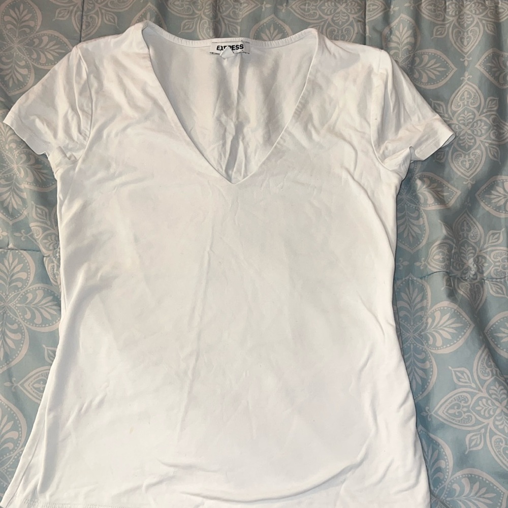 XS white V-Neck